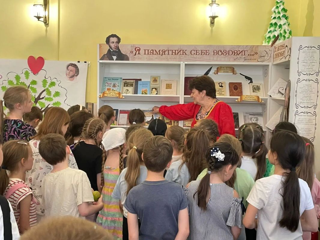Александр Скрябин: Сегодня одной из старейших библиотек нашего города — Детской библиотеке им. Александра Сергеевича Пушкина — 100 лет! Александр Скрябин: Сегодня одной из старейших библиотек нашего города — Детской библиотеке им. Александра Сергеевича Пушкина — 100 лет!