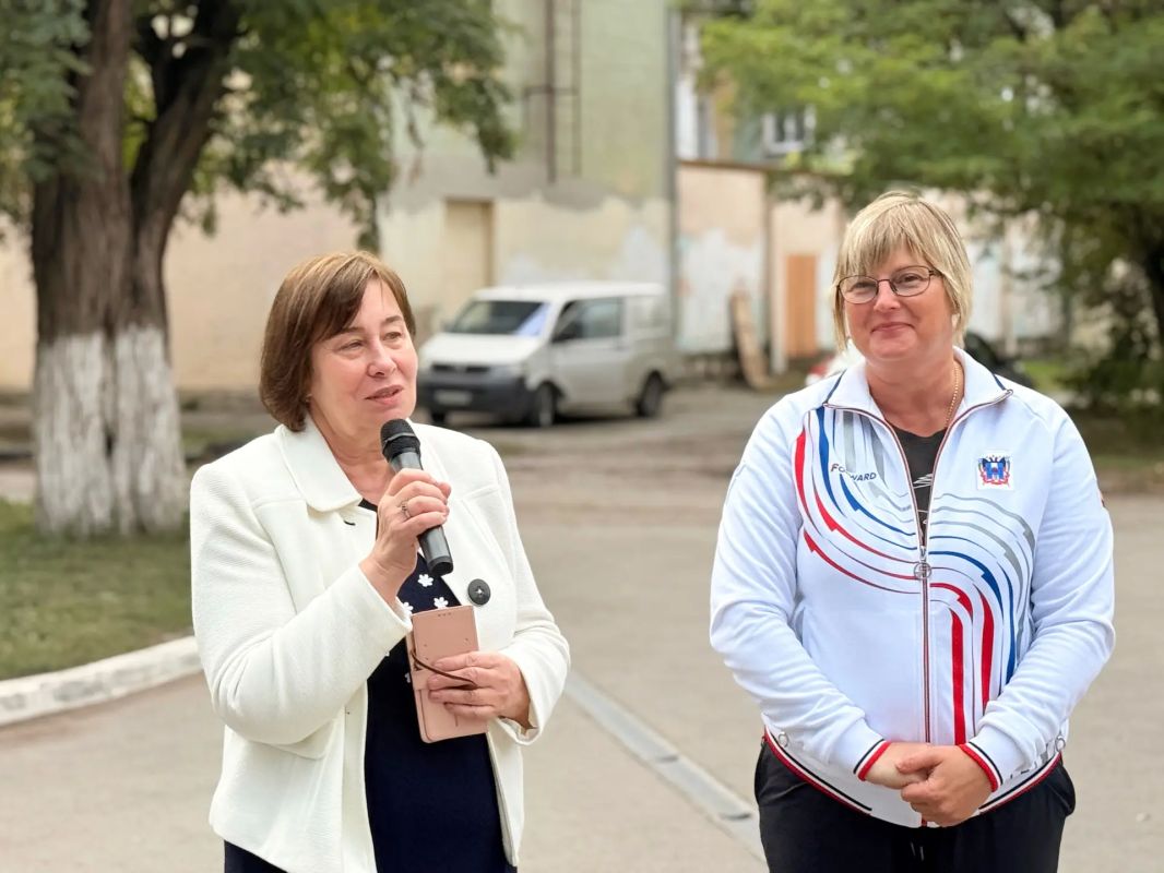 В Новочеркасске открыли мемориальную доску Григорию Григорьевичу Толстопятенко В Новочеркасске открыли мемориальную доску Григорию Григорьевичу Толстопятенко