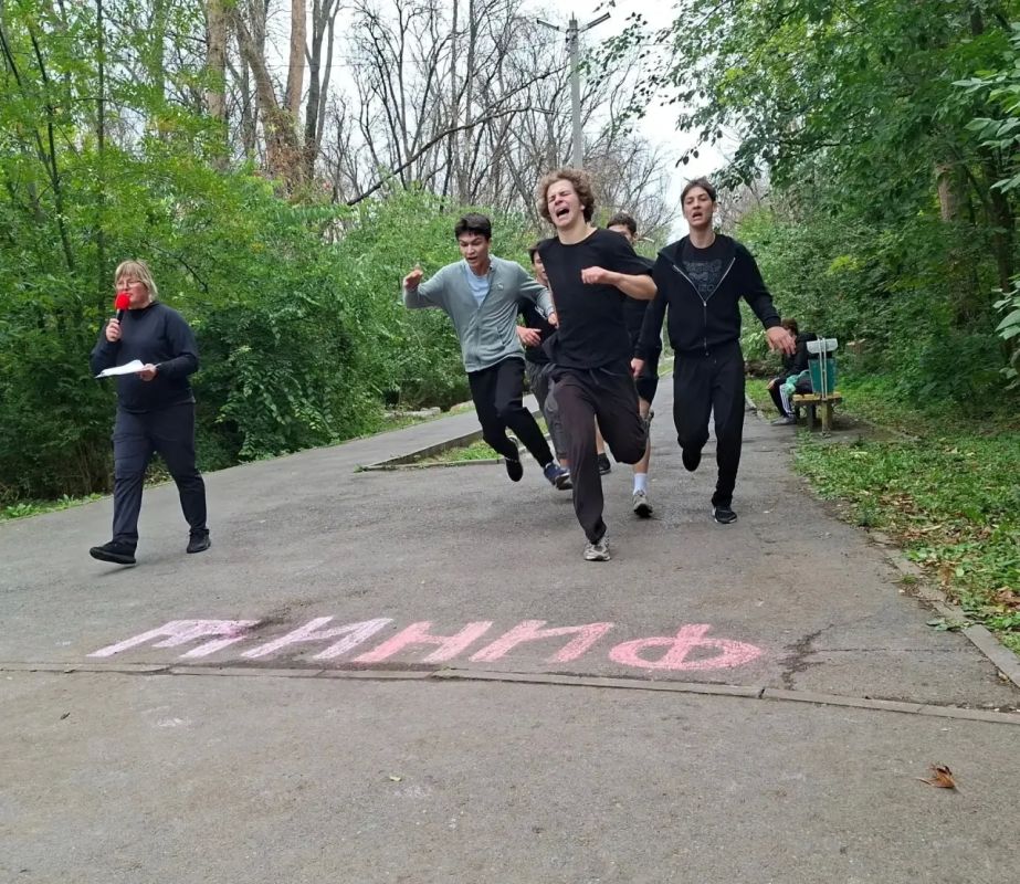 В роще «Красная весна» прошли соревнования по кроссфиту В роще «Красная весна» прошли соревнования по кроссфиту