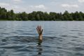 В Азове из Дона достали тело утонувшего мужчины