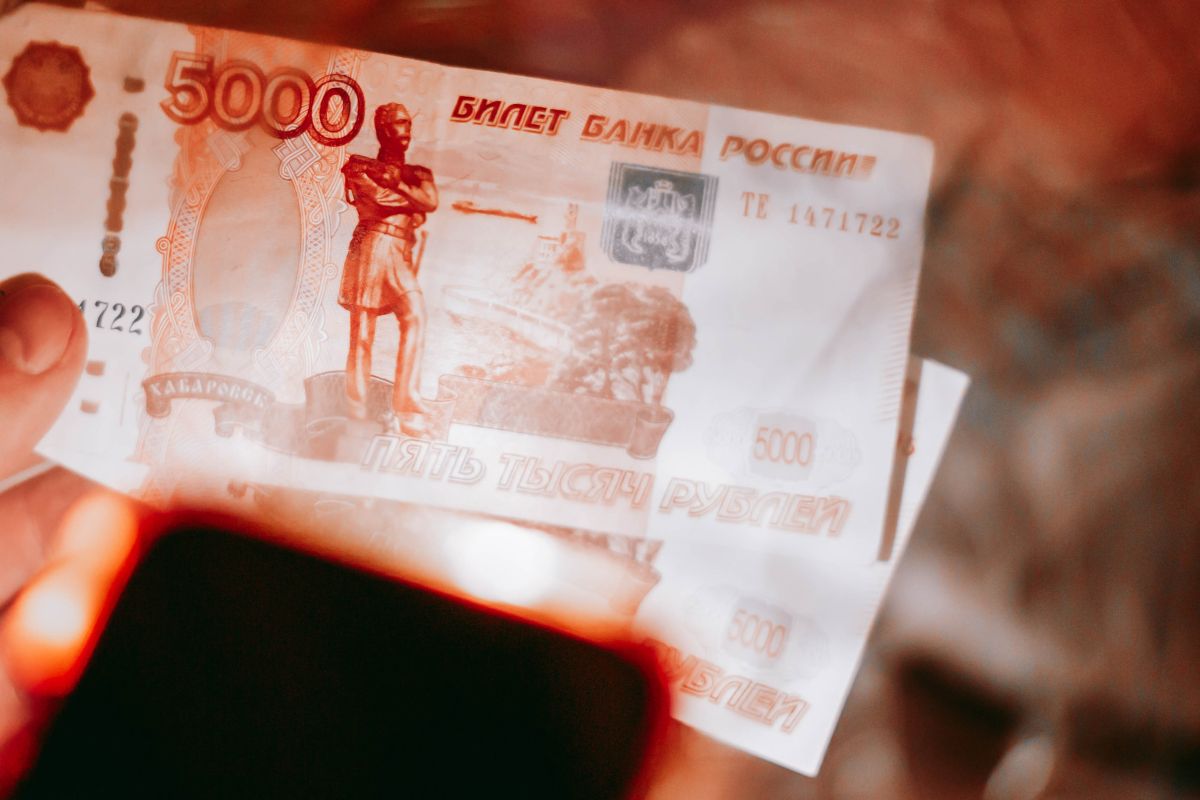 Кто из пенсионеров может получить 25% надбавку: подробности о доплате за 30 лет труда