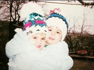 Виктория Медяник не верит в гибель мужа-бойца Юрия Коновальчука, хотя 3 октября его собираются официально признать погибшим Виктория Медяник не верит в гибель мужа-бойца Юрия Коновальчука, хотя 3 октября его собираются официально признать погибшим