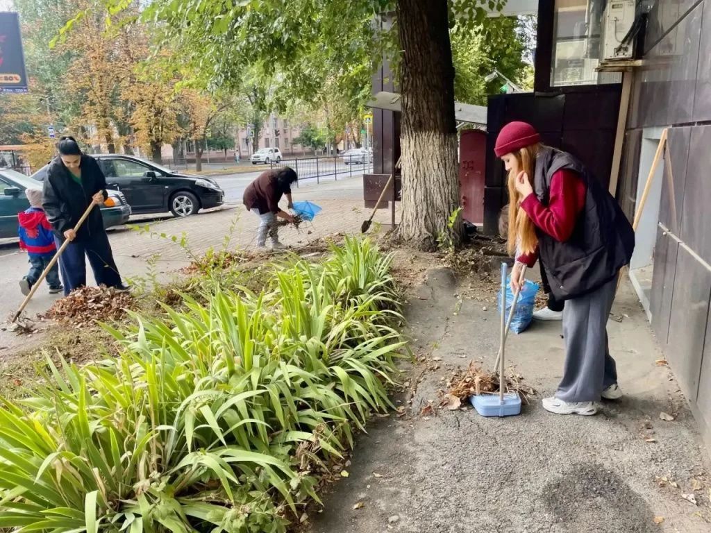 В учреждениях культуры прошёл общегородской субботник в рамках месячника чистоты. В учреждениях культуры прошёл общегородской субботник в рамках месячника чистоты.