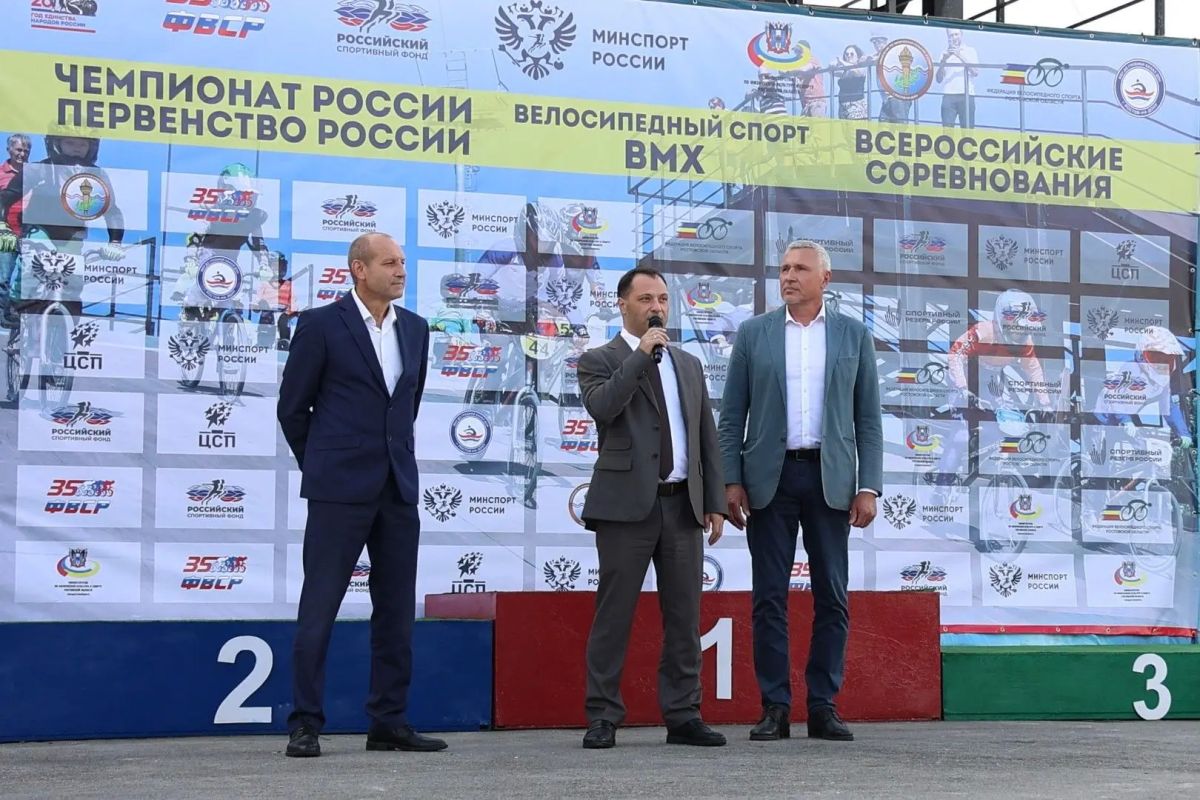 В Ростове на Гребном канале «Дон» прошли национальные соревнования по велоспорту в дисциплине ВМХ-Круйзер. В Ростове на Гребном канале «Дон» прошли национальные соревнования по велоспорту в дисциплине ВМХ-Круйзер.