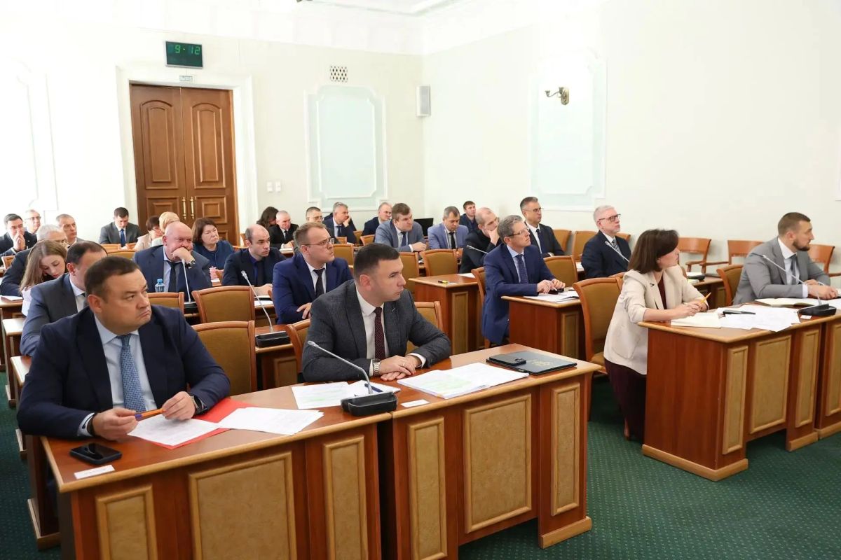 Александр Скрябин: На планерном совещании обсудили вопросы озеленения Октябрьского района Александр Скрябин: На планерном совещании обсудили вопросы озеленения Октябрьского района