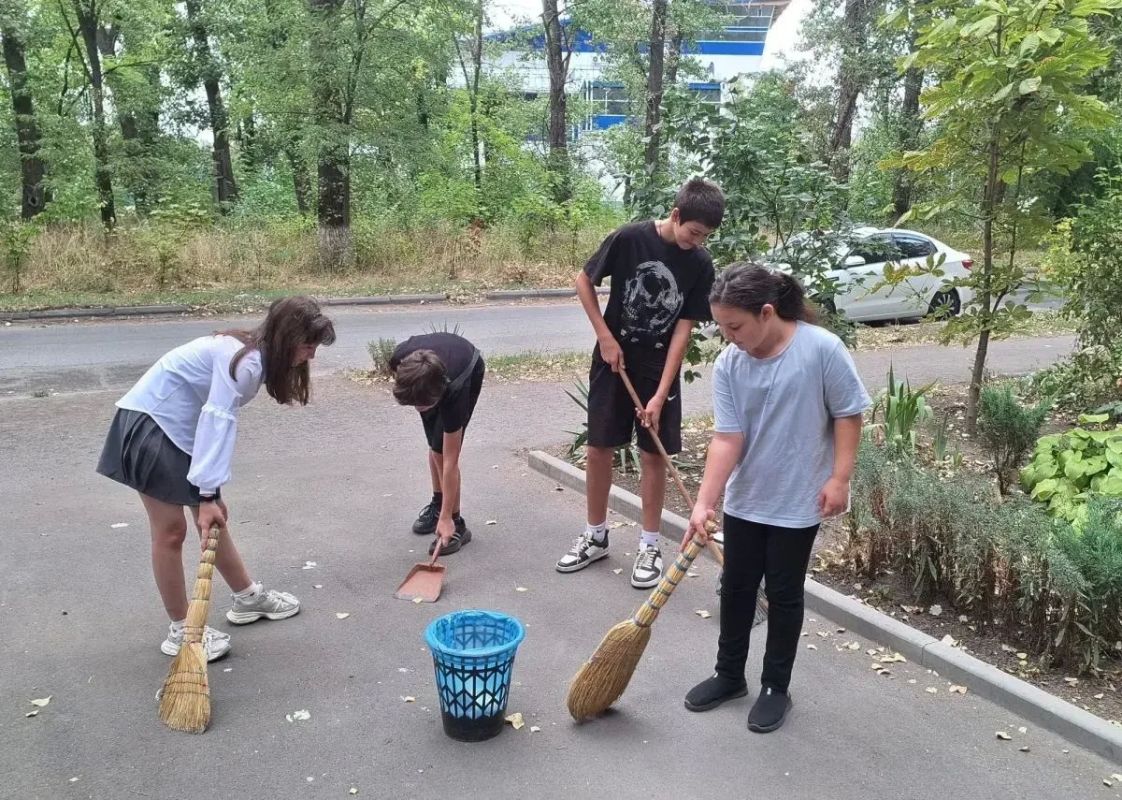 В библиотеках города прошли мероприятия всероссийского экологического субботника «Зеленая Россия» В библиотеках города прошли мероприятия всероссийского экологического субботника «Зеленая Россия»