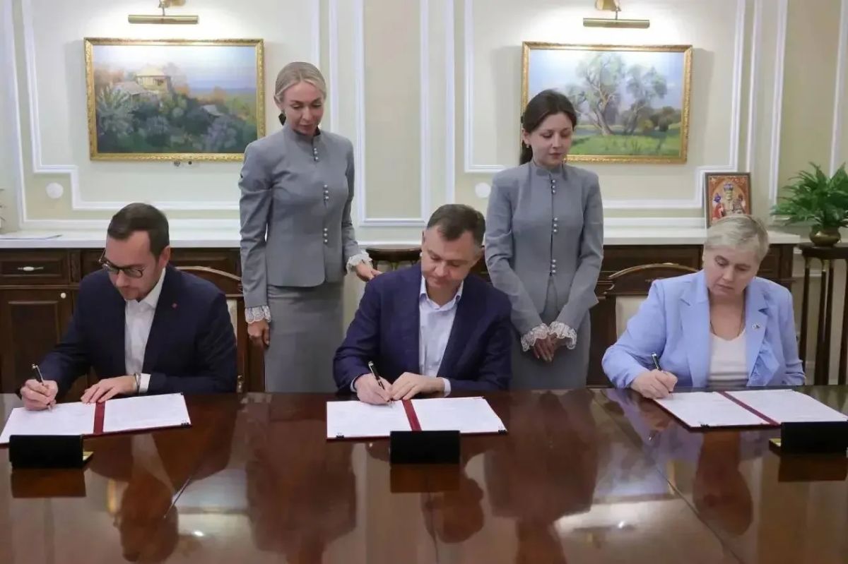 Российский Красный Крест, правительство Ростовской области и региональное отделение РКК подписали трехстороннее соглашение, сообщил председатель организации Павел Савчук на пресс-конференции в РИЦ "ТАСС Юг" Российский Красный Крест, правительство Ростовской области и региональное отделение РКК подписали трехстороннее соглашение, сообщил председатель организации Павел Савчук на пресс-конференции в РИЦ "ТАСС Юг"