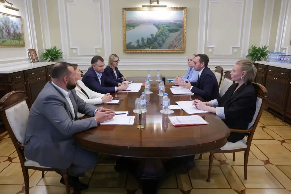 Юрий Слюсарь: Подписали соглашение о сотрудничестве с Российским Красным Крестом и его региональным отделением Юрий Слюсарь: Подписали соглашение о сотрудничестве с Российским Красным Крестом и его региональным отделением