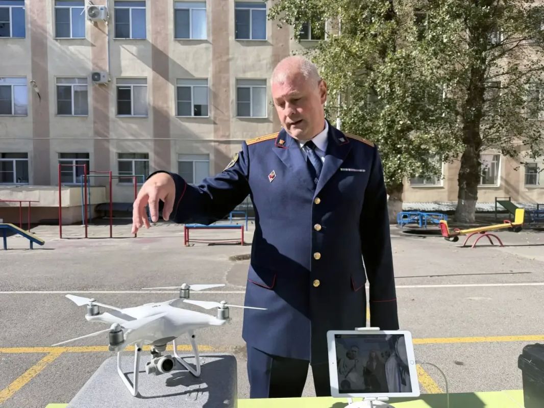 Школьники Ростова-на-Дону попробовали себя в роли криминалистов Школьники Ростова-на-Дону попробовали себя в роли криминалистов