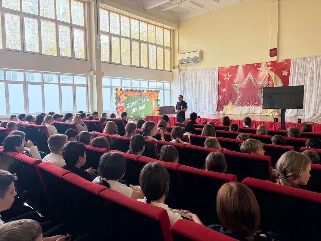 В Новочеркасской школе прошли профилактические беседа в рамках «Недели профилактики»