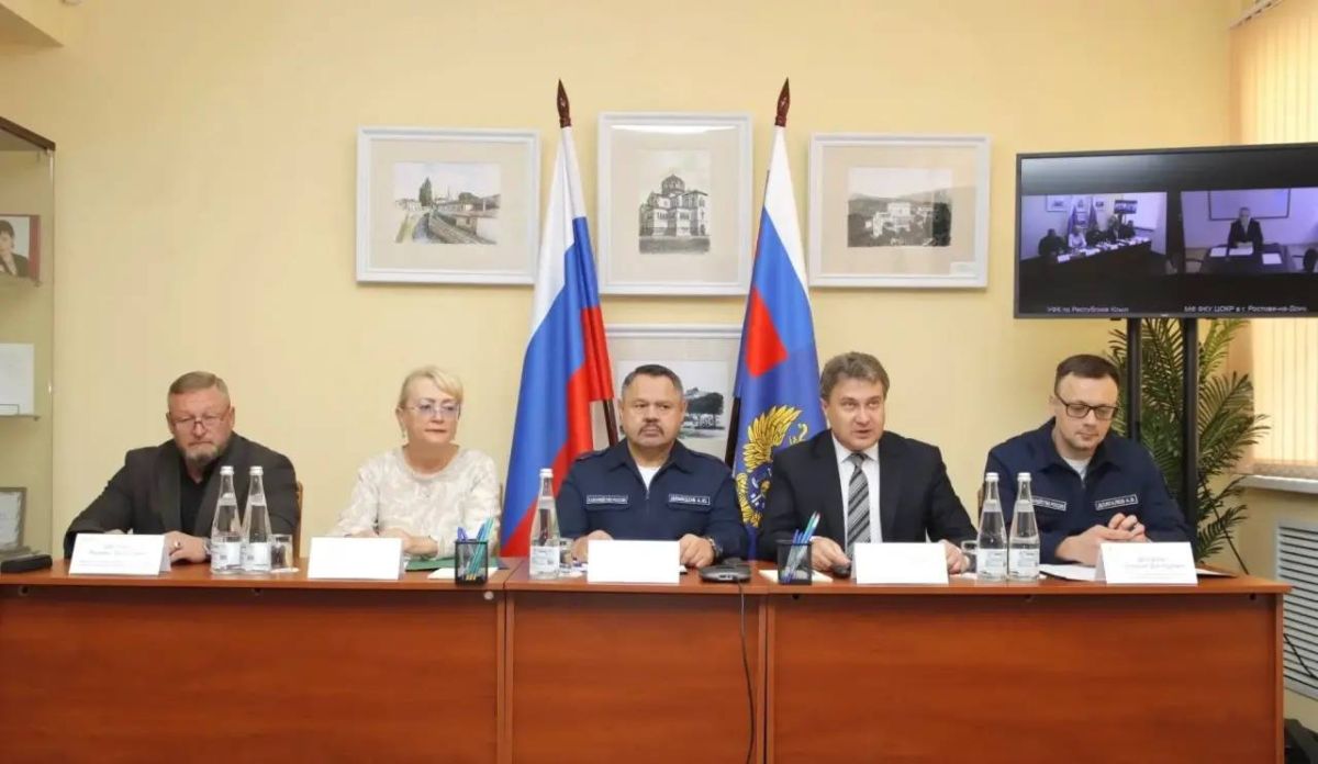 Заместитель руководителя Федерального казначейства Александр Демидов и начальник Управления ведомственных проектов Федерального казначейства Алексей Долгалев посетили с рабочим визитом Республику Крым