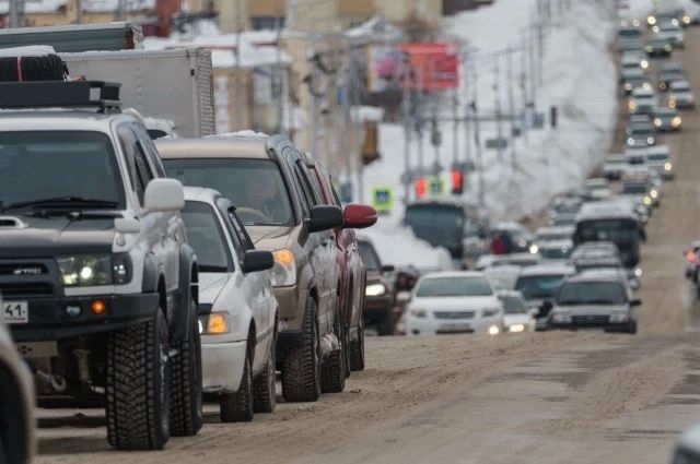 На трассе Батайск — Ростов днём 4 октября образовался крупный затор