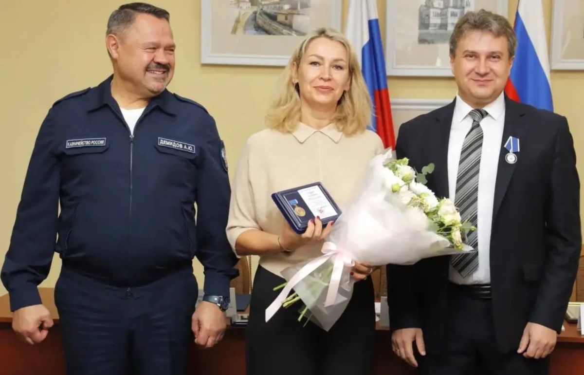 Заместитель руководителя Федерального казначейства Александр Демидов и начальник Управления ведомственных проектов Федерального казначейства Алексей Долгалев посетили с рабочим визитом Республику Крым Заместитель руководителя Федерального казначейства Александр Демидов и начальник Управления ведомственных проектов Федерального казначейства Алексей Долгалев посетили с рабочим визитом Республику Крым