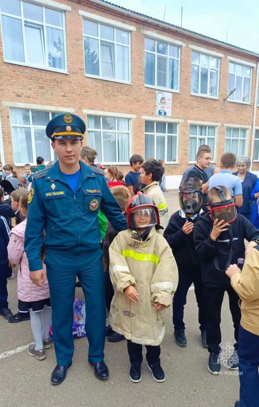 «Предупредить, научить, помочь»: в школе Цимлянского района прошел День гражданской обороны «Предупредить, научить, помочь»: в школе Цимлянского района прошел День гражданской обороны