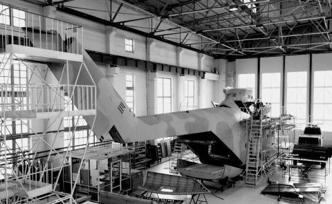 4 октября 1977 года на Ростовском вертолётном заводе состоялся запуск в производство вертолёта Ми-26 (изделие "90"), по кодификации НАТО: Halo - англ