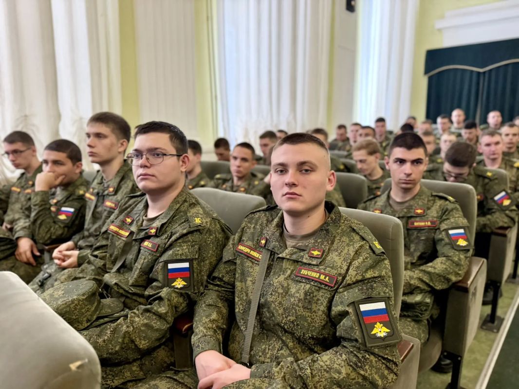 В Крытом дворе Южно-Российского государственного политехнического университета (НПИ) имени Матвея Платова состоялось масштабное торжественное мероприятие, посвящённое вековому юбилею — 100-летию со дня организации военной... В Крытом дворе Южно-Российского государственного политехнического университета (НПИ) имени Матвея Платова состоялось масштабное торжественное мероприятие, посвящённое вековому юбилею — 100-летию со дня организации военной...