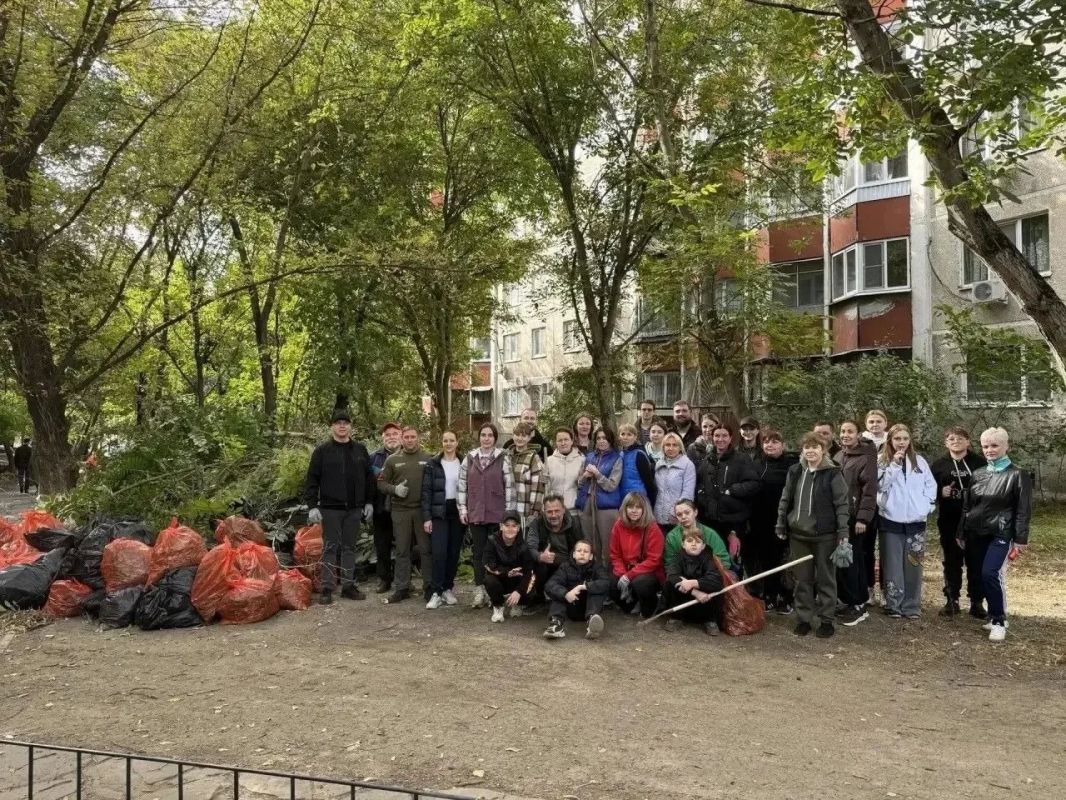 В Ростове за время Месячника чистоты вывезли более 340 тонн мусора, сообщил глава города Александр Скрябин В Ростове за время Месячника чистоты вывезли более 340 тонн мусора, сообщил глава города Александр Скрябин