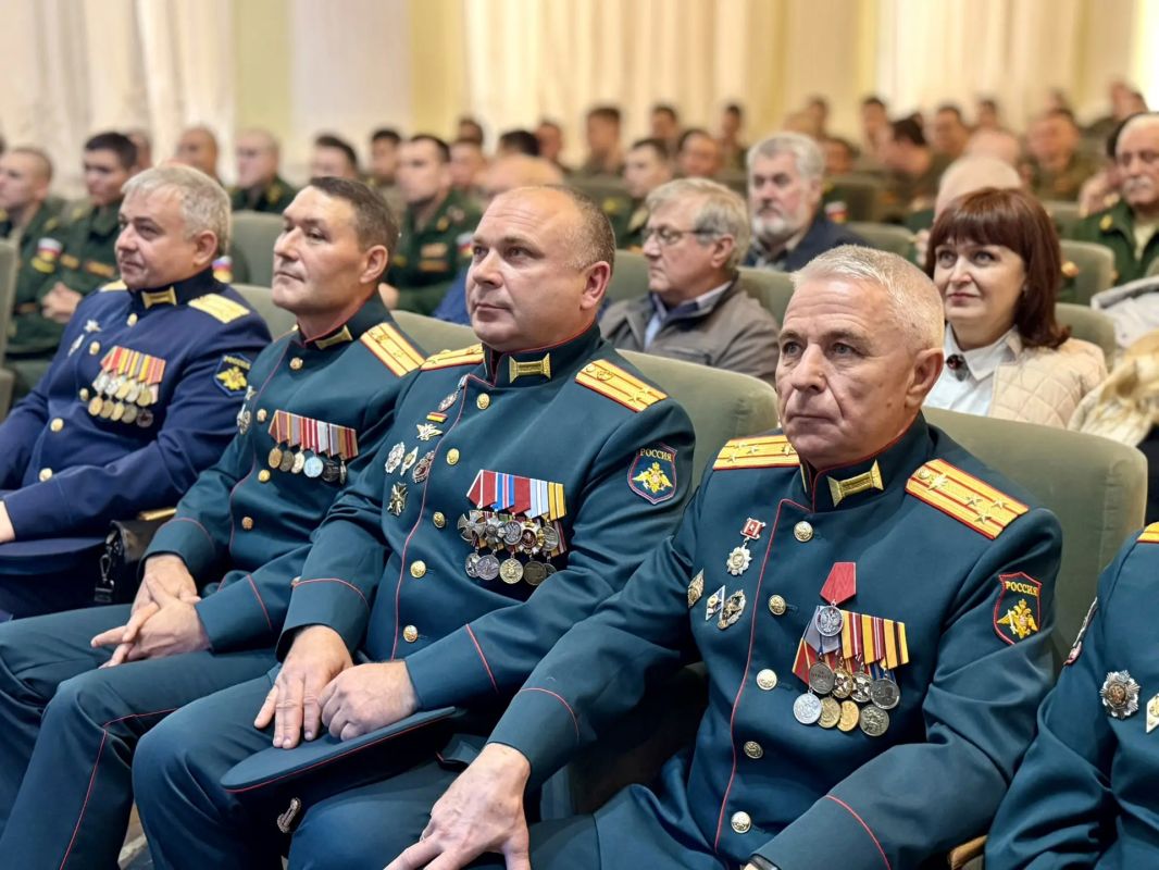 В Крытом дворе Южно-Российского государственного политехнического университета (НПИ) имени Матвея Платова состоялось масштабное торжественное мероприятие, посвящённое вековому юбилею — 100-летию со дня организации военной... В Крытом дворе Южно-Российского государственного политехнического университета (НПИ) имени Матвея Платова состоялось масштабное торжественное мероприятие, посвящённое вековому юбилею — 100-летию со дня организации военной...