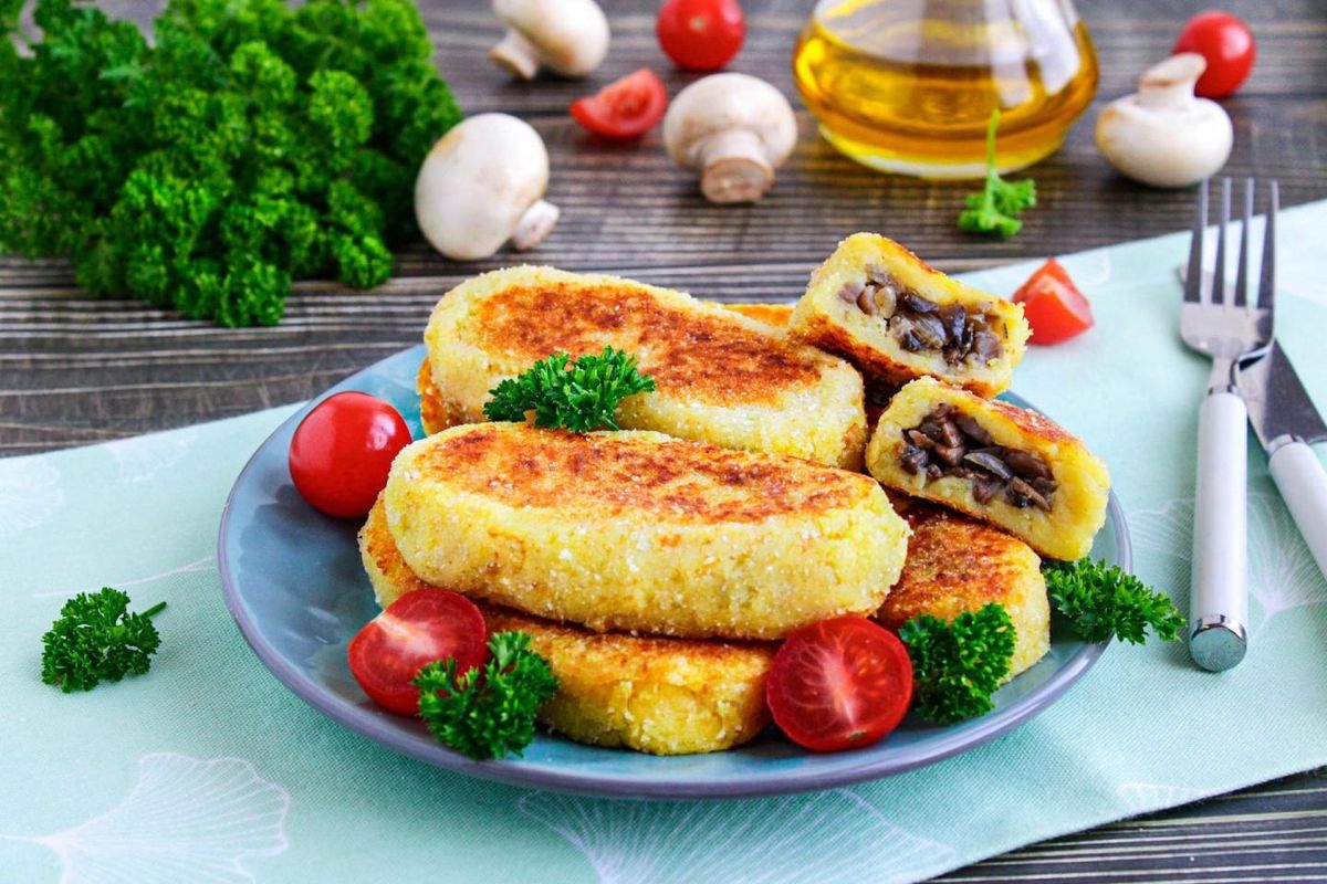 Картофельные зразы с грибами: спокойный уголок домашней кухни