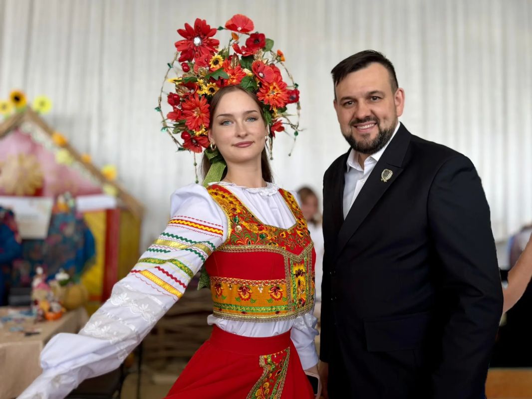 В Доме культуры микрорайона Донского состоялся семейный фестиваль культуры и досуга «Время для своих» В Доме культуры микрорайона Донского состоялся семейный фестиваль культуры и досуга «Время для своих»