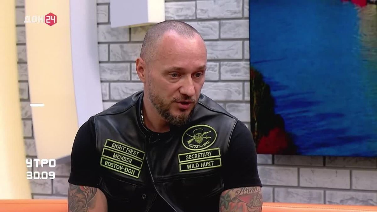 Байкеры открывают детский спортзал и помогают фронту