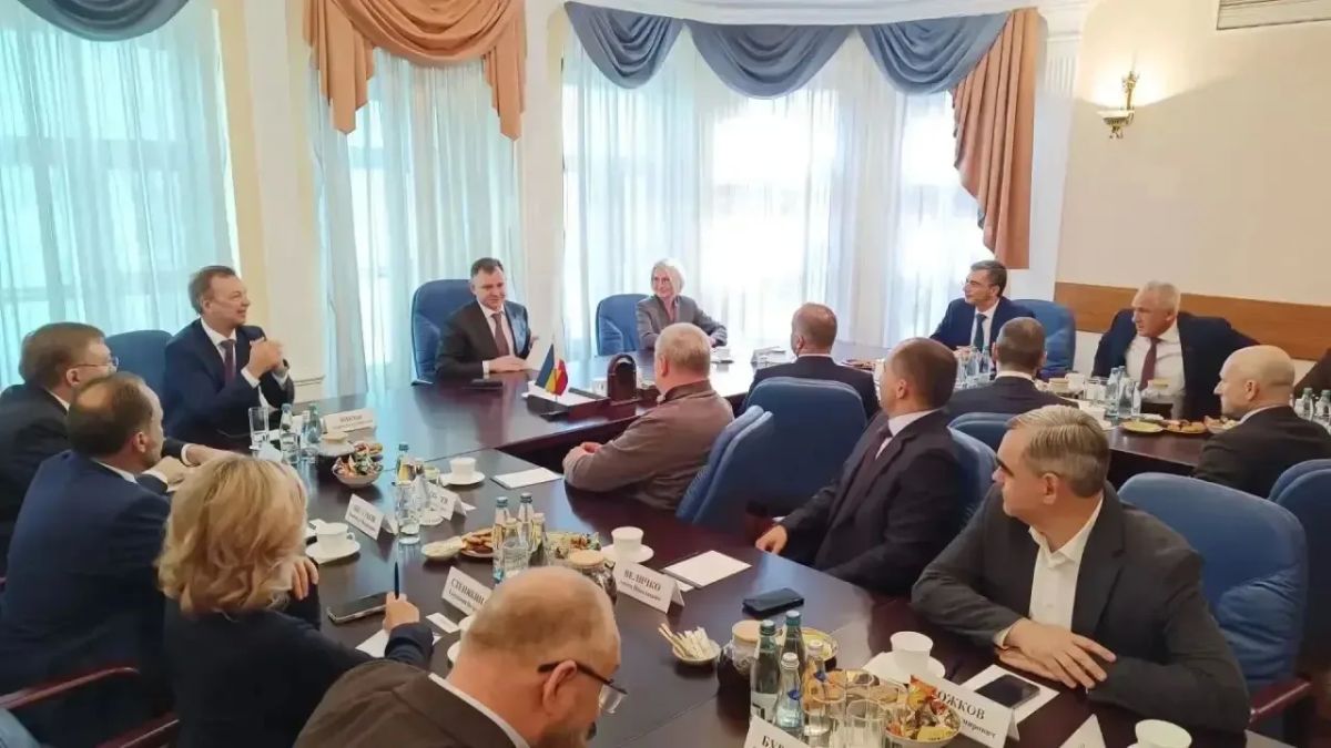 Юрий Слюсарь: Для жителей Дона важно, чтобы депутатский корпус работал как единая команда и последовательно отстаивал интересы региона на федеральном уровне