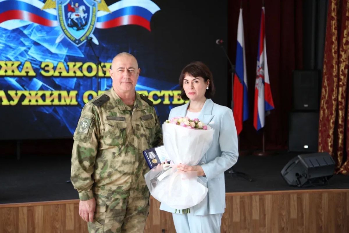 Офицеры СК России посетили военный госпиталь в Ростове-на-Дону и провели прием участников СВО Офицеры СК России посетили военный госпиталь в Ростове-на-Дону и провели прием участников СВО