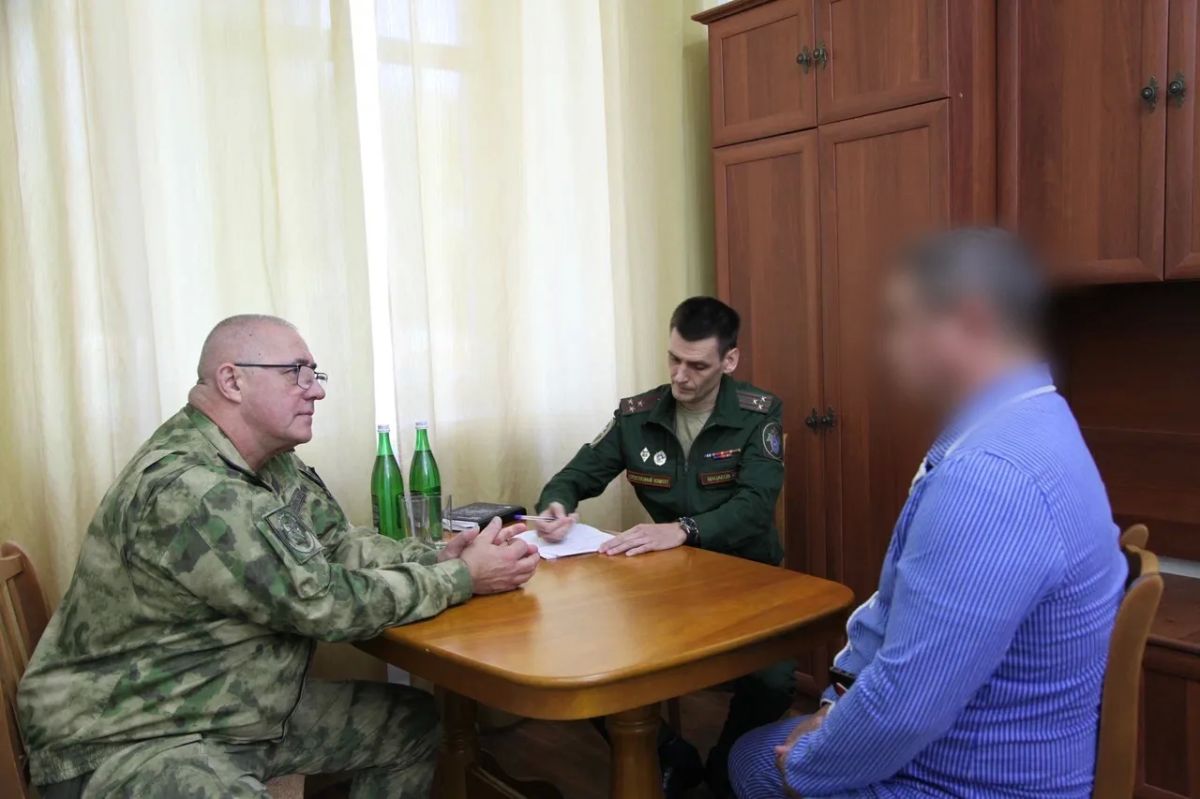 Офицеры СК России посетили военный госпиталь в Ростове-на-Дону и провели прием участников СВО Офицеры СК России посетили военный госпиталь в Ростове-на-Дону и провели прием участников СВО