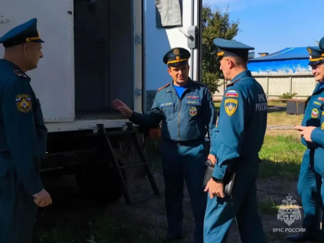В Донском МЧС проверили готовность мобильного пункта управления В Донском МЧС проверили готовность мобильного пункта управления