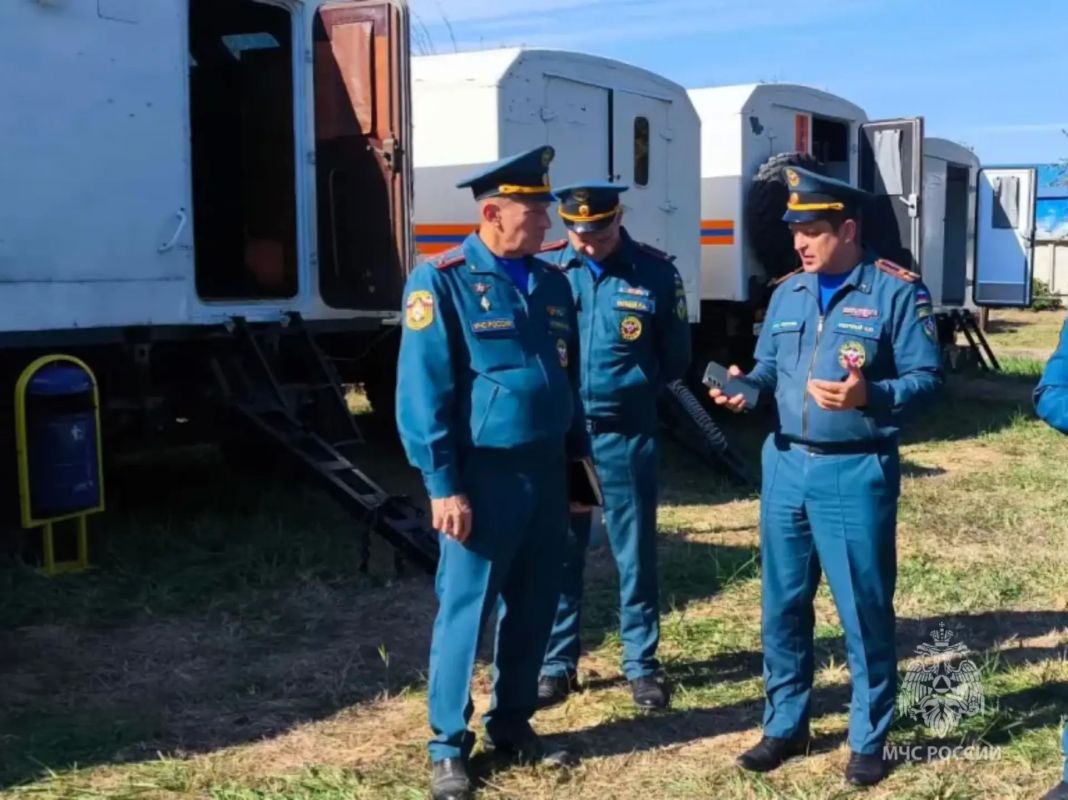 В Донском МЧС проверили готовность мобильного пункта управления В Донском МЧС проверили готовность мобильного пункта управления