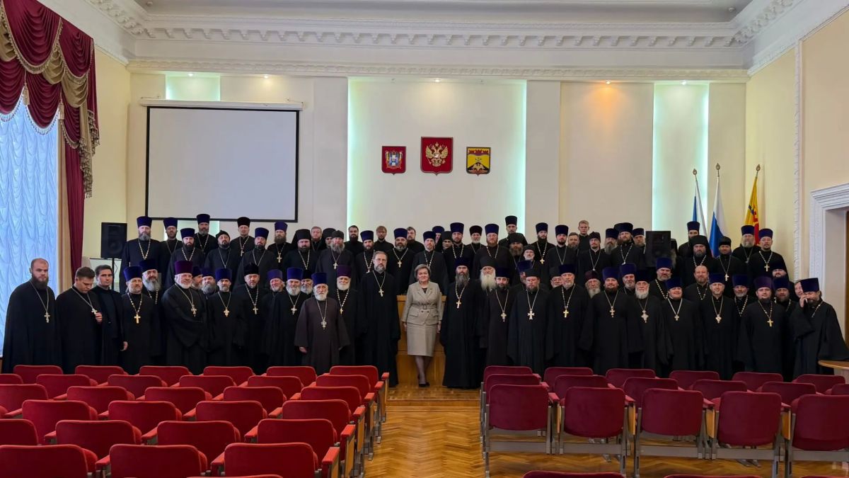 В Шахтах прошла встреча с представителем Московского Патриархата Феодором Шульгой
