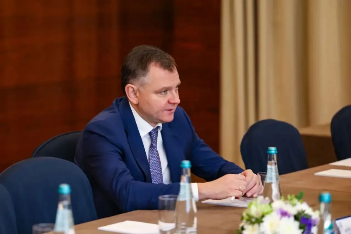 Юрий Слюсарь: В ходе рабочей встречи с руководителем Роспотребнадзора Анной Юрьевной Поповой обсудили широкий круг вопросов, которые касаются защиты прав потребителей и санитарного благополучия жителей Дона Юрий Слюсарь: В ходе рабочей встречи с руководителем Роспотребнадзора Анной Юрьевной Поповой обсудили широкий круг вопросов, которые касаются защиты прав потребителей и санитарного благополучия жителей Дона