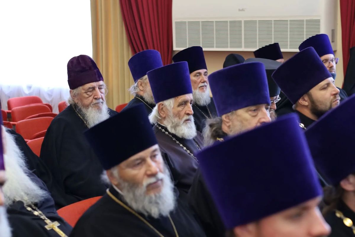 В Шахтах прошла встреча с представителем Московского Патриархата Феодором Шульгой В Шахтах прошла встреча с представителем Московского Патриархата Феодором Шульгой