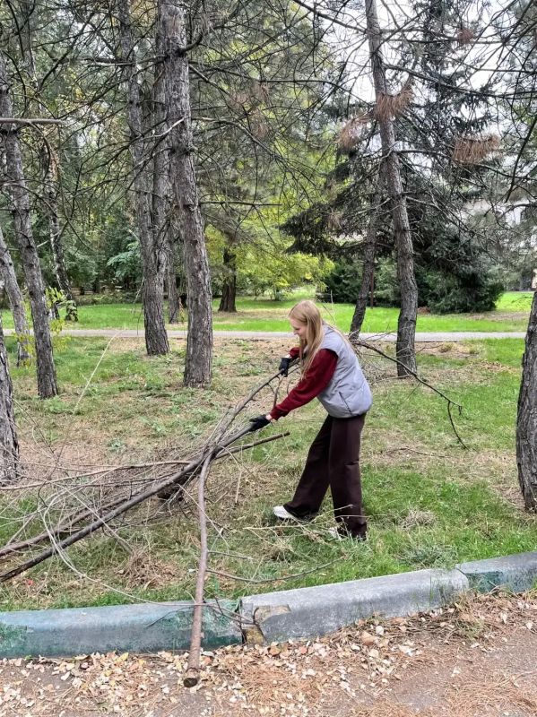 В Батайске прошёл очередной городской субботник В Батайске прошёл очередной городской субботник