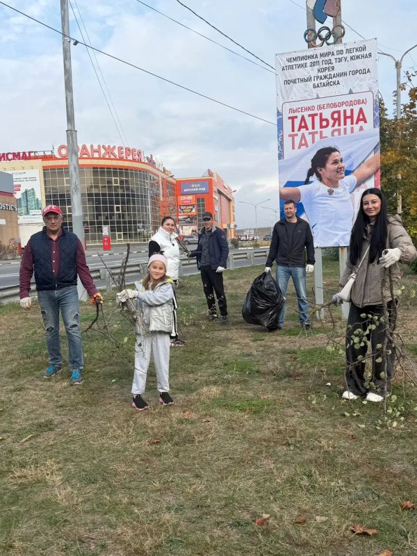 В Батайске прошёл очередной городской субботник В Батайске прошёл очередной городской субботник