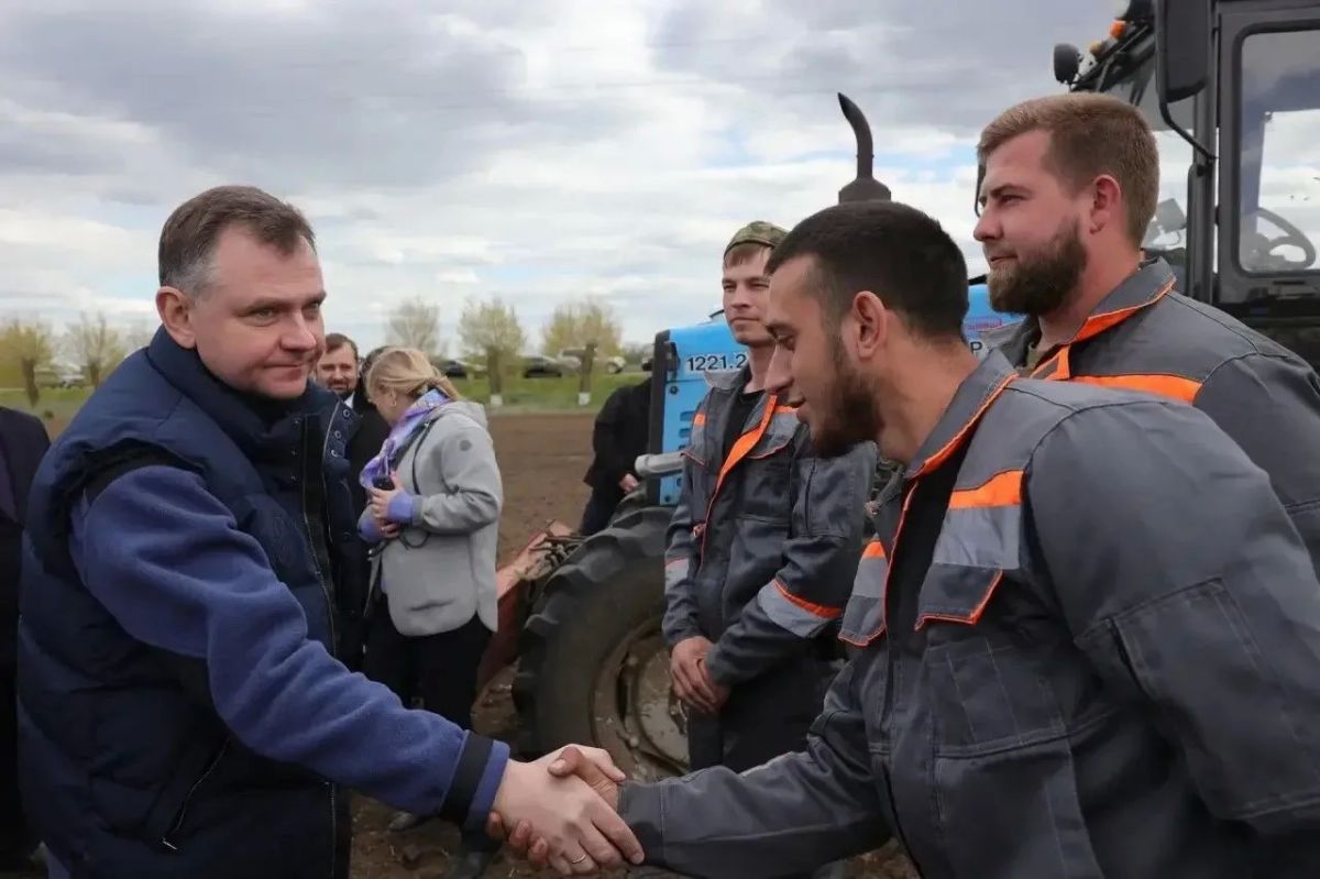 Юрий Слюсарь поздравил работников сельского хозяйства Ростовской области с профессиональным праздником