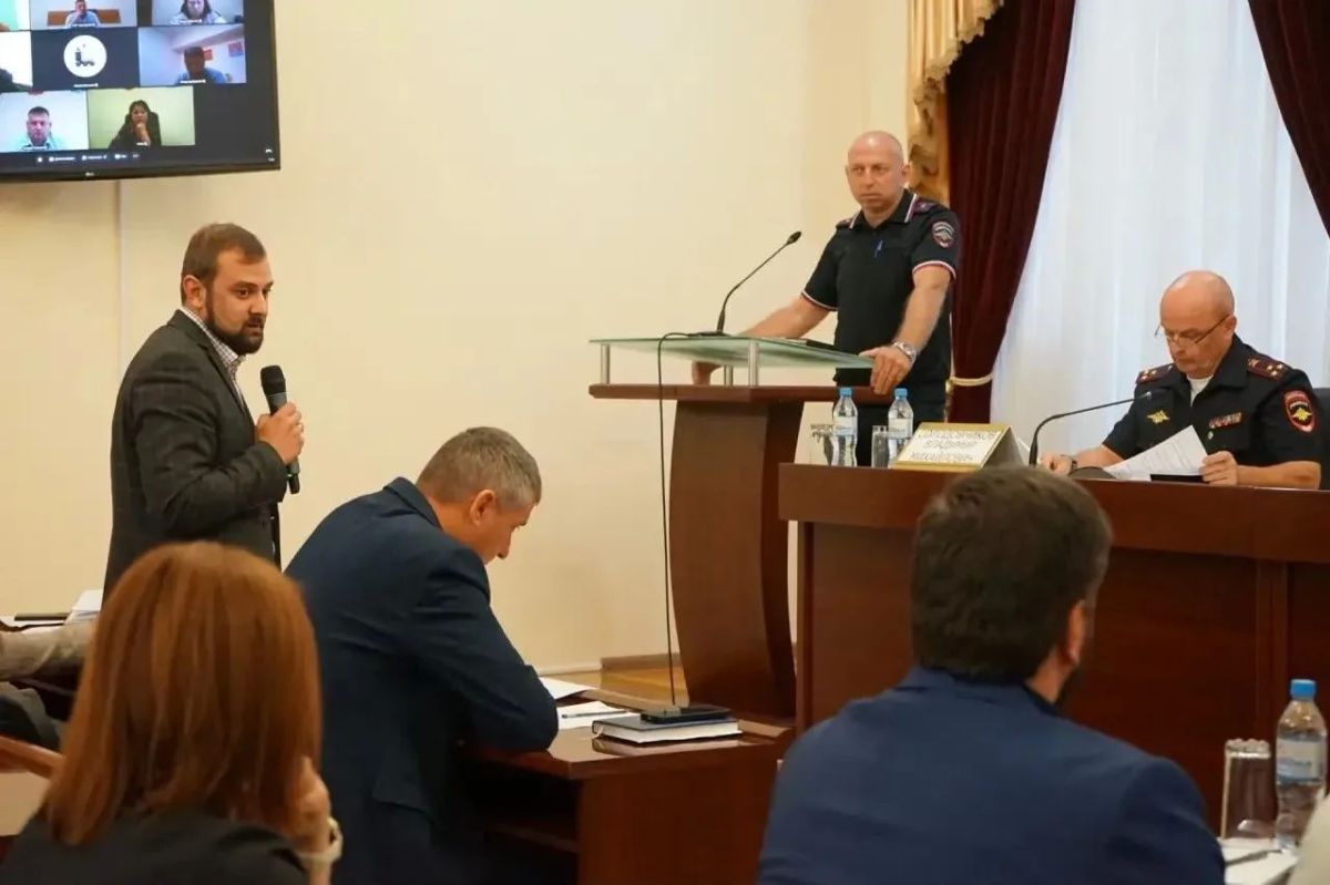 Сотрудники Госавтоинспекции провели расширенную комиссию в Усть-Донецком районе Сотрудники Госавтоинспекции провели расширенную комиссию в Усть-Донецком районе