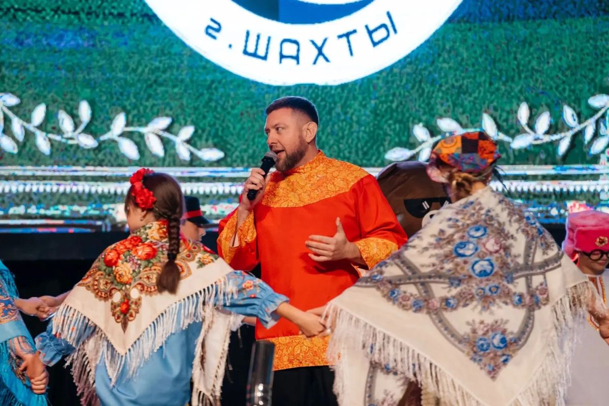 «7Я» — дважды лучший: клуб из Шахт вновь покорил фестиваль молодых семей! «7Я» — дважды лучший: клуб из Шахт вновь покорил фестиваль молодых семей!