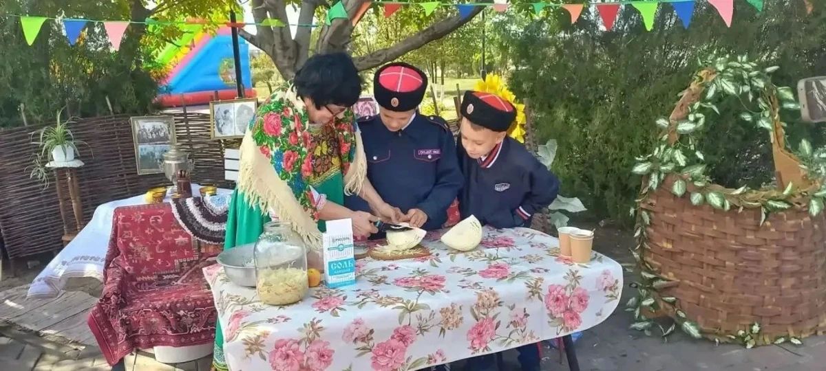 В Батайске прошёл XII фольклорный фестиваль «Покрова на Дону» В Батайске прошёл XII фольклорный фестиваль «Покрова на Дону»