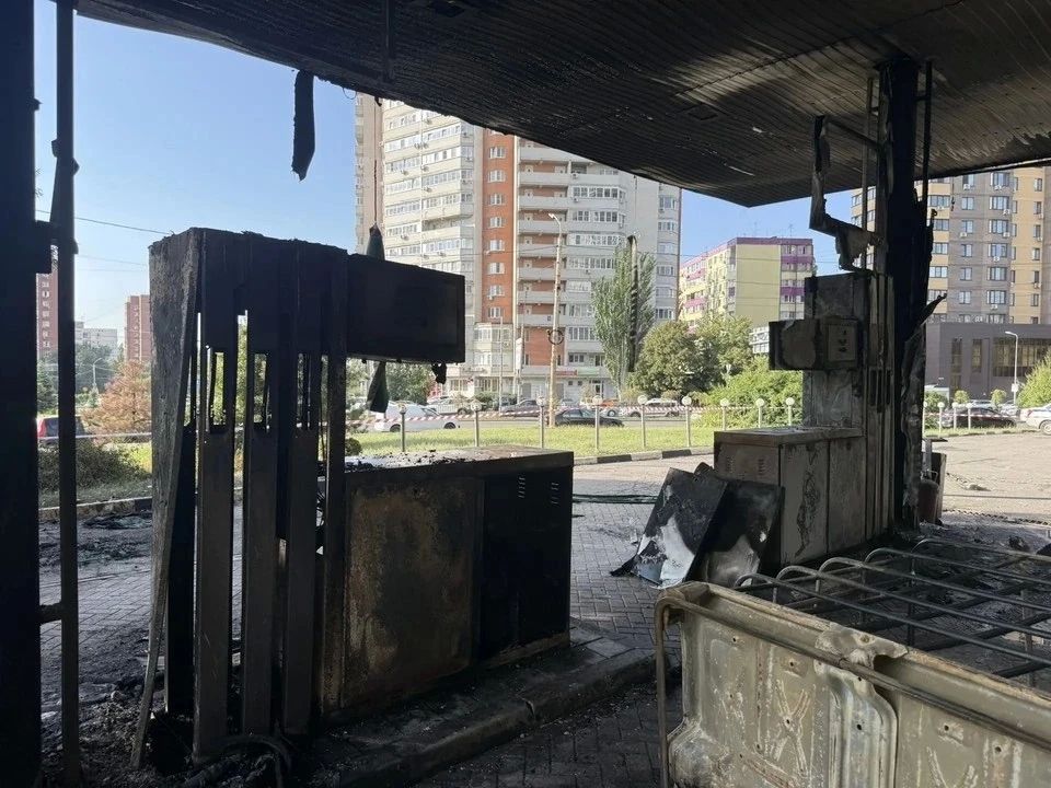 После пожара на АЗС в Ростове владельцы 19 машин не могут добиться компенсации После пожара на АЗС в Ростове владельцы 19 машин не могут добиться компенсации