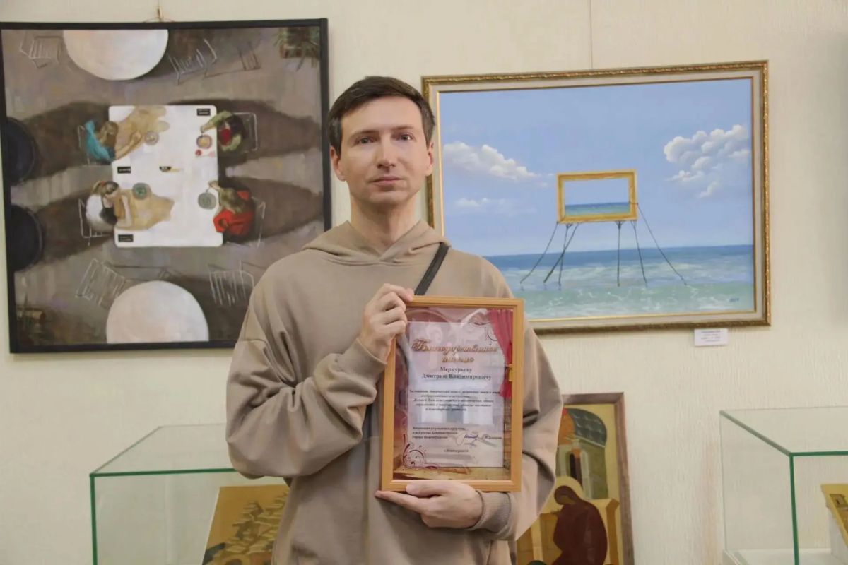 В Выставочном зале Дома-музея Ивана Крылова в 15 раз открылась ежегодная региональная выставка «Молодые художники Дона и Кубани» В Выставочном зале Дома-музея Ивана Крылова в 15 раз открылась ежегодная региональная выставка «Молодые художники Дона и Кубани»