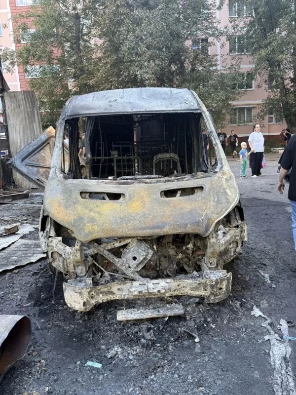 После пожара на АЗС в Ростове владельцы 19 машин не могут добиться компенсации После пожара на АЗС в Ростове владельцы 19 машин не могут добиться компенсации