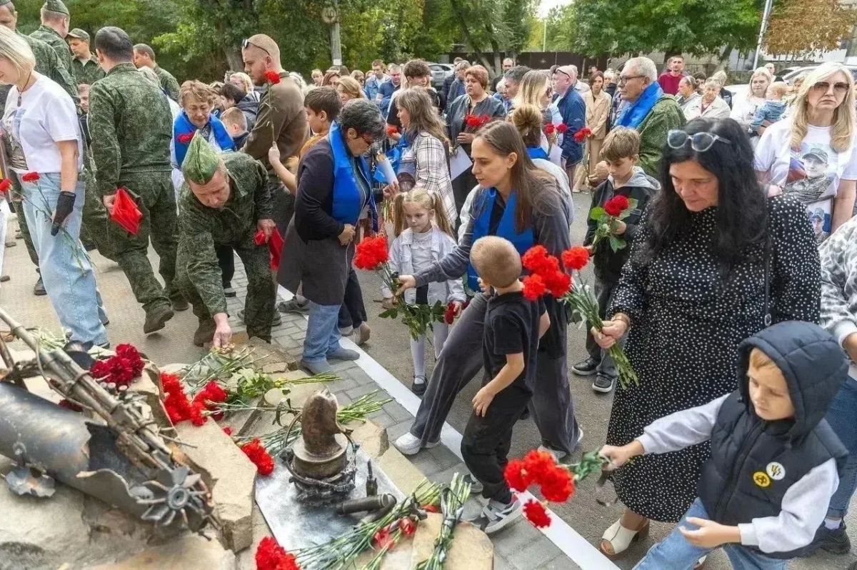 Полицейские Таганрога отдали дань уважения подвигу земляков — защитников Родины Полицейские Таганрога отдали дань уважения подвигу земляков — защитников Родины