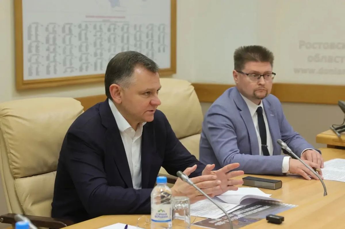 Юрий Слюсарь: Провёл рабочую встречу с председателем правления госкомпании «Автодор» Вячеславом Петушенко Юрий Слюсарь: Провёл рабочую встречу с председателем правления госкомпании «Автодор» Вячеславом Петушенко