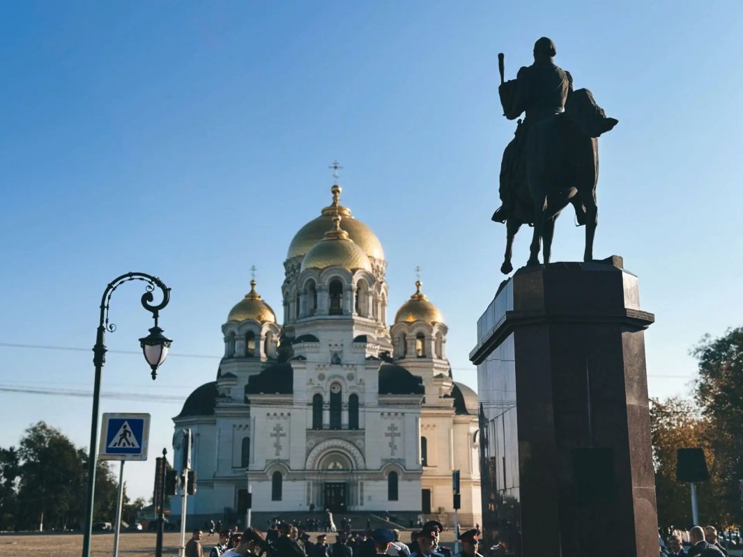 Сегодня, 14 октября, Новочеркасск вместе со всем российским казачеством отмечает светлый и особо чтимый праздник — Покров Пресвятой Богородицы Сегодня, 14 октября, Новочеркасск вместе со всем российским казачеством отмечает светлый и особо чтимый праздник — Покров Пресвятой Богородицы