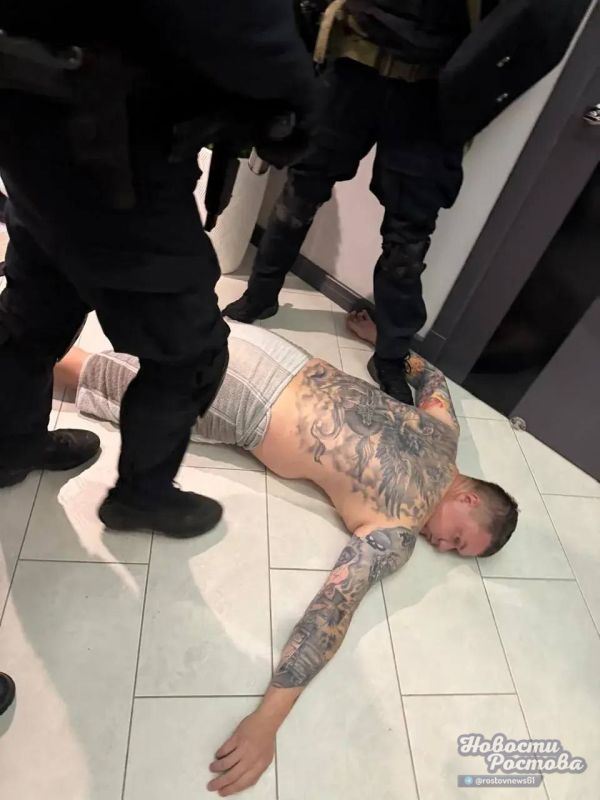 Силовики пришли домой с обысками к замглавы администрации Таганрога по делу о взятках, сообщили в СК по региону