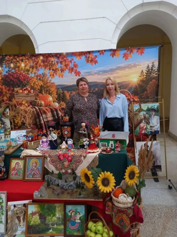 В праздничный день Покрова Пресвятой Богородицы в Крытом дворе Южно-Российского государственного политехнического университета (НПИ) имени Матвея Платова развернулся традиционный фестиваль казачьей культуры «На Дону, на Доне» В праздничный день Покрова Пресвятой Богородицы в Крытом дворе Южно-Российского государственного политехнического университета (НПИ) имени Матвея Платова развернулся традиционный фестиваль казачьей культуры «На Дону, на Доне»