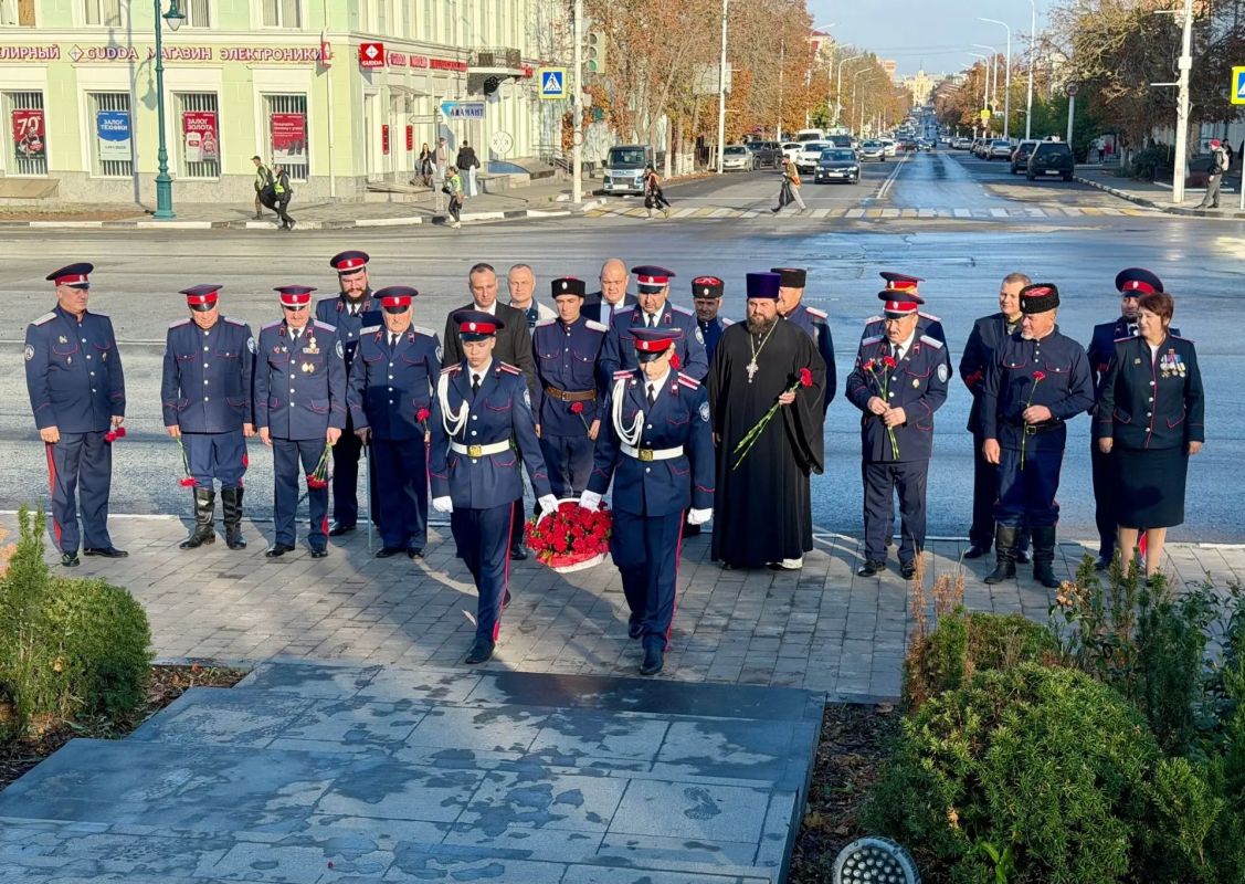 Сегодня, 14 октября, Новочеркасск вместе со всем российским казачеством отмечает светлый и особо чтимый праздник — Покров Пресвятой Богородицы Сегодня, 14 октября, Новочеркасск вместе со всем российским казачеством отмечает светлый и особо чтимый праздник — Покров Пресвятой Богородицы