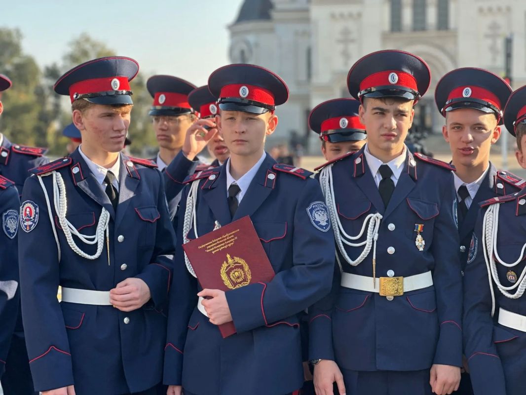 Сегодня, 14 октября, Новочеркасск вместе со всем российским казачеством отмечает светлый и особо чтимый праздник — Покров Пресвятой Богородицы Сегодня, 14 октября, Новочеркасск вместе со всем российским казачеством отмечает светлый и особо чтимый праздник — Покров Пресвятой Богородицы