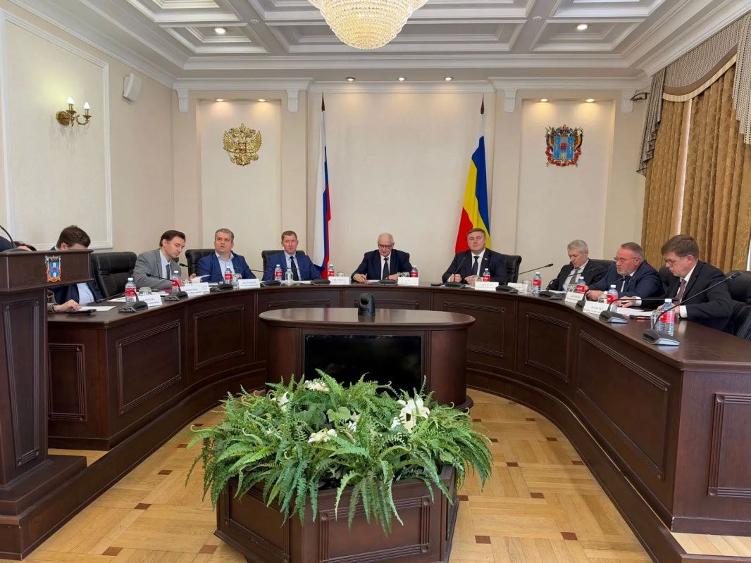 Под председательством министра строительства, архитектуры и территориального развития Ростовской области Сергея Куц состоялось очередное заседание Комиссии по градостроительной деятельности при Правительстве Ростовской...